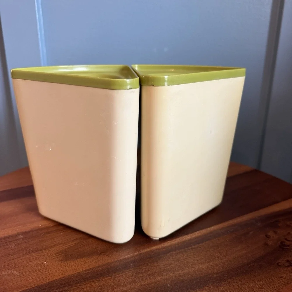VTG Sterilite 1591 Kitchen Canister Set‎ Tea Coffee Wedge Dutch Green 2 Pcs Folk